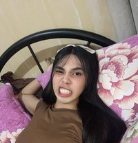 Hillary - Transsexual escort in Manila