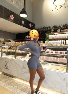 Hilz - masseuse in Abuja Photo 3 of 3