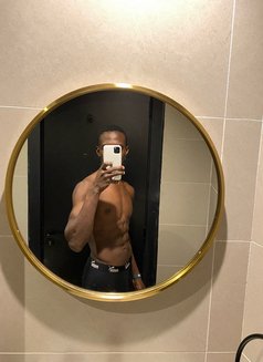 Him3ros - Agencia de acompañantes masculinas in Nairobi Photo 7 of 8