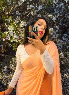 Hima(mallu artist blowjoqueen) - Transsexual escort in Kochi Photo 26 of 26