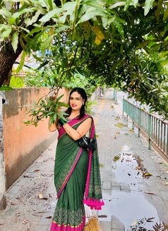 Hima Celibrty Blow queen kochi - Transsexual escort in Kochi Photo 25 of 25