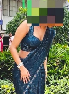 🥂Malavika - puta in Bangalore Photo 1 of 1