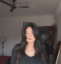 Himani - escort in Kochi Photo 1 of 4