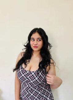 Himani - escort in Kochi Photo 2 of 3