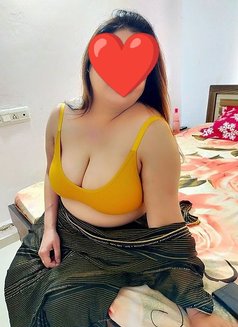 Himani - puta in Kolkata Photo 1 of 2