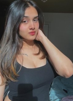 Himani - escort in Mumbai Photo 1 of 3