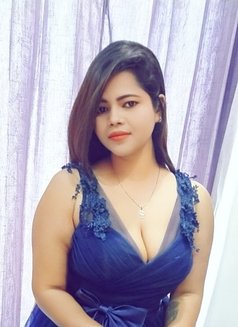 Himani Joshi - escort in Mumbai Photo 2 of 3