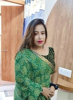 Himani Joshi - escort in Kolkata Photo 2 of 3