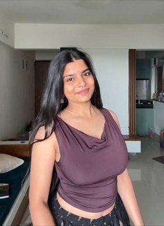 Himani Joshi - escort in Mumbai Photo 1 of 3