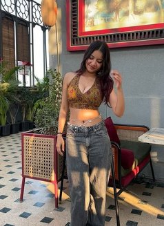 Himani Joshi - escort in Mumbai Photo 2 of 3