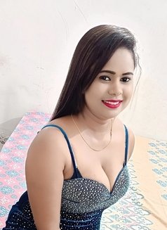 Himani Joshi - escort in Mumbai Photo 1 of 3