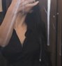 Himanshi - escort in Mumbai Photo 1 of 1