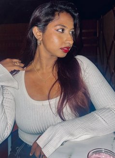 Himanshi - escort in Chennai Photo 1 of 2