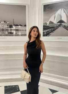 Himanshi - escort in Dubai Photo 1 of 4