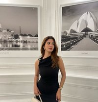 Himanshi - escort in Dubai