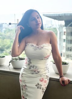 Himanshi - escort in Jaipur Photo 1 of 3