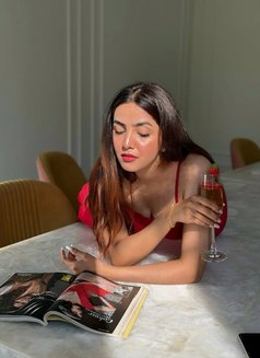 Himanshi - escort in Medellín Photo 2 of 5