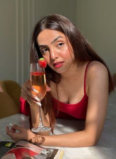 Himanshi - escort in Medellín Photo 4 of 5