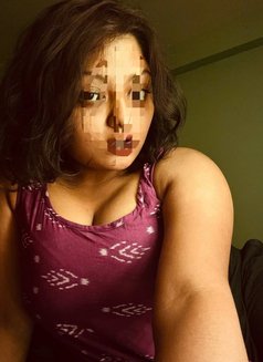 Himanshi - escort in Mumbai Photo 2 of 3