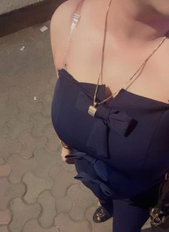 Himanshi - puta in Mumbai Photo 4 of 5