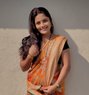 Himanshi - escort in Mumbai Photo 1 of 3