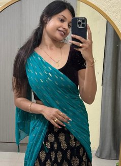 Himanshi - escort in Mumbai Photo 2 of 3
