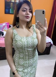 Himanshi - escort in Mumbai Photo 3 of 3