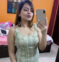 Himanshi - escort in Mumbai