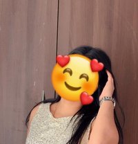 Himanshi - escort in Noida Photo 2 of 5