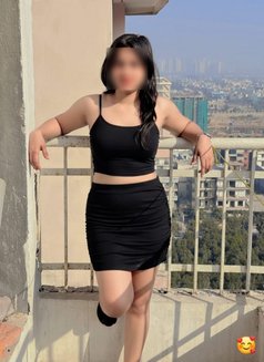 Himanshi Mehra - escort in Noida Photo 2 of 5