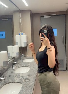 Himanshi models hot vip Hotel escorts - escort in Mumbai Photo 1 of 2