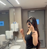 Himanshi models hot vip Hotel escorts - escort in Mumbai Photo 1 of 2