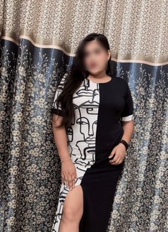 Himanshi – Premium Companionship Service - escort in New Delhi Photo 2 of 2