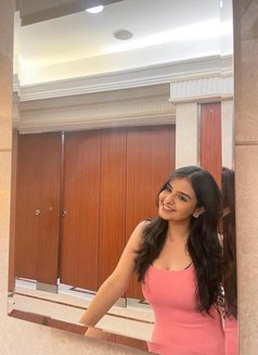 Himanshi! Top Escorts - escort in Mumbai Photo 1 of 1