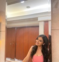 Himanshi! Top Escorts - escort in Mumbai Photo 1 of 1