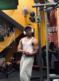 Himanshu - Male escort in New Delhi Photo 2 of 5