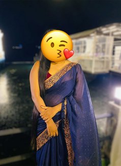 Himasha - escort in Colombo Photo 2 of 3