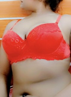 Himashi Fernando - escort in Dubai Photo 8 of 11