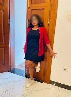 Himaya Independent girl meets - escort in Colombo Photo 4 of 8