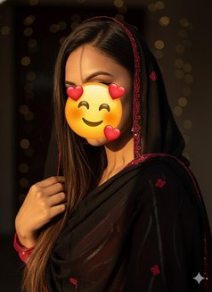 Hina Good Looking - puta in Gurgaon Photo 2 of 4