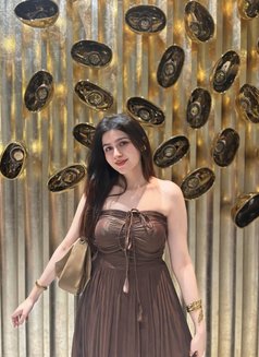 Hina - escort in Ahmedabad Photo 2 of 4