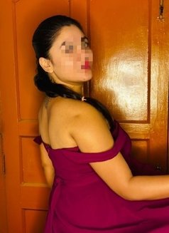 Hina - escort in Thane Photo 1 of 3