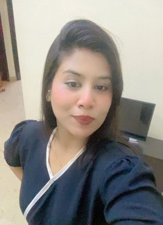 Hina Lahore - escort agency in Al Manama Photo 3 of 5