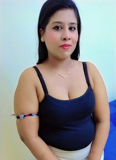 Hina - escort in Al Juffair Photo 4 of 4