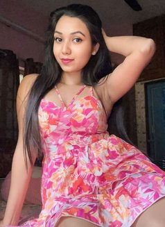Hina Sharma - escort in New Delhi Photo 2 of 5