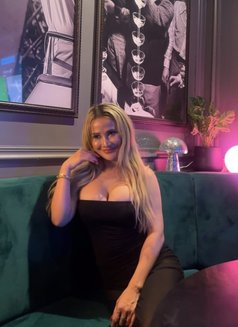 Hina Sharma - escort in Hyderabad Photo 1 of 3