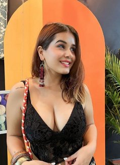 Hinal - escort in Hyderabad Photo 2 of 3