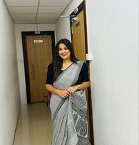 Hinal - escort in Kochi Photo 1 of 3