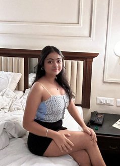 Hinal - escort in Kochi Photo 3 of 3