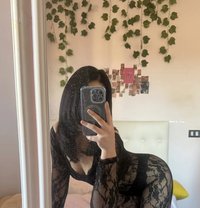 Hinda - masseuse in Hiroshima